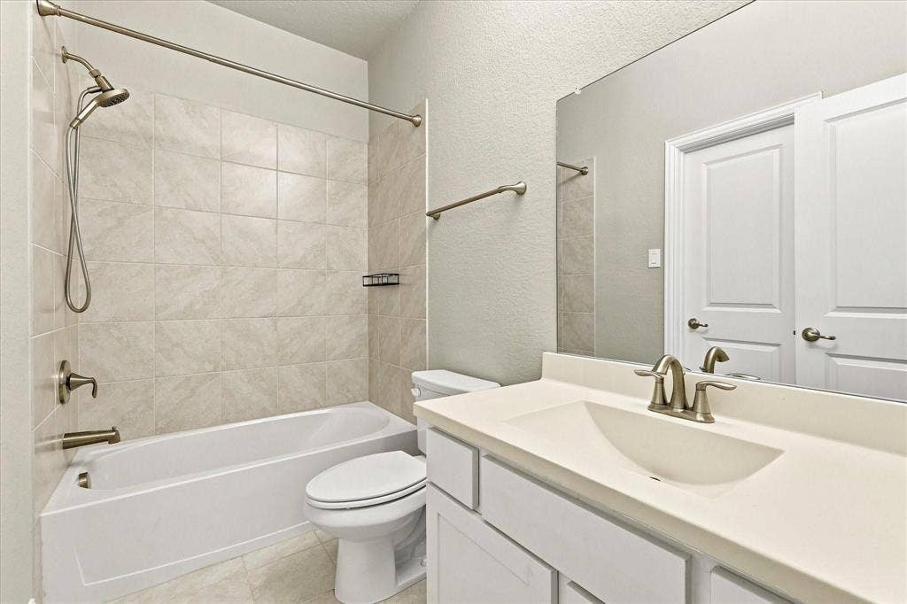 En suite bathroom