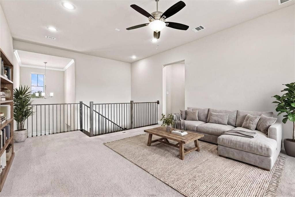 Spacious loft upstairs, virtually staged