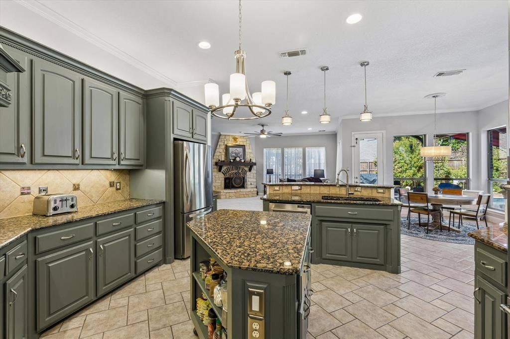 1417 Kaitlyn Lane, Keller, TX 76248 1417 Kaitlyn Lane, Keller, TX 76248