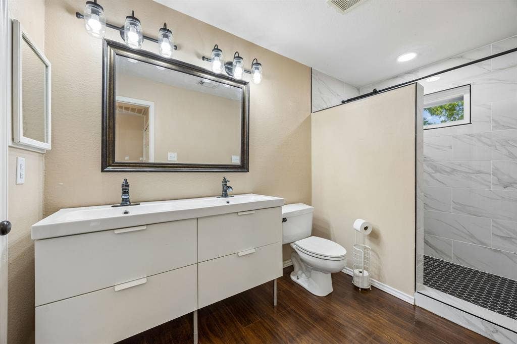 273 Greenview Lane, Van Alstyne, TX 75495