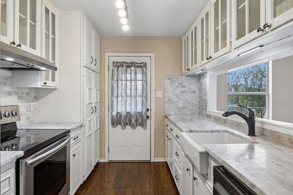 273 Greenview Lane, Van Alstyne, TX 75495