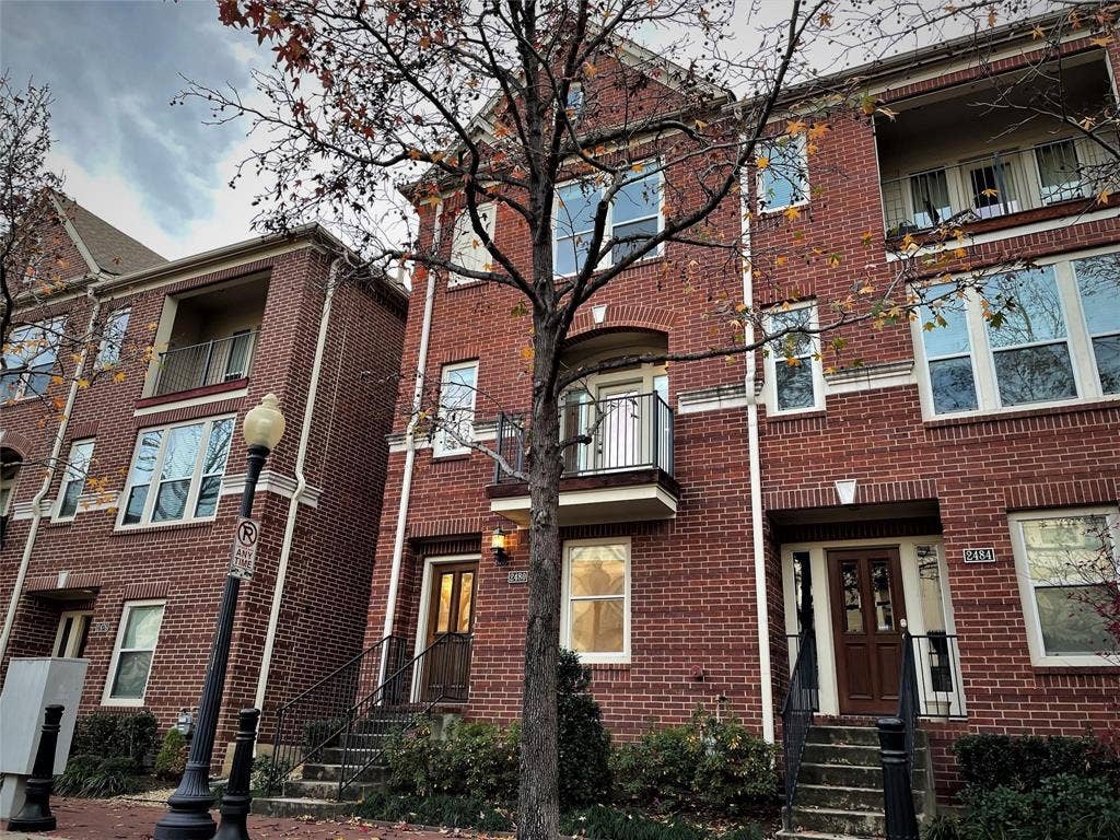 2480 Worthington Street, Dallas, TX 75204 2480 Worthington Street, Dallas, TX 75204