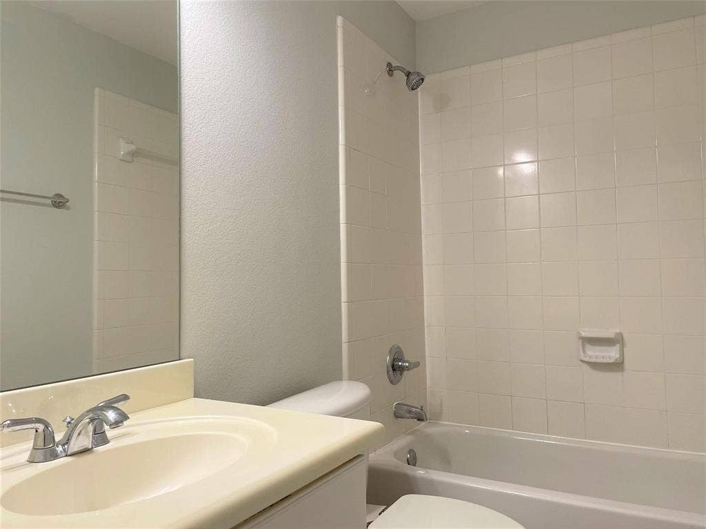 2480 Worthington Street, Dallas, TX 75204 2480 Worthington Street, Dallas, TX 75204