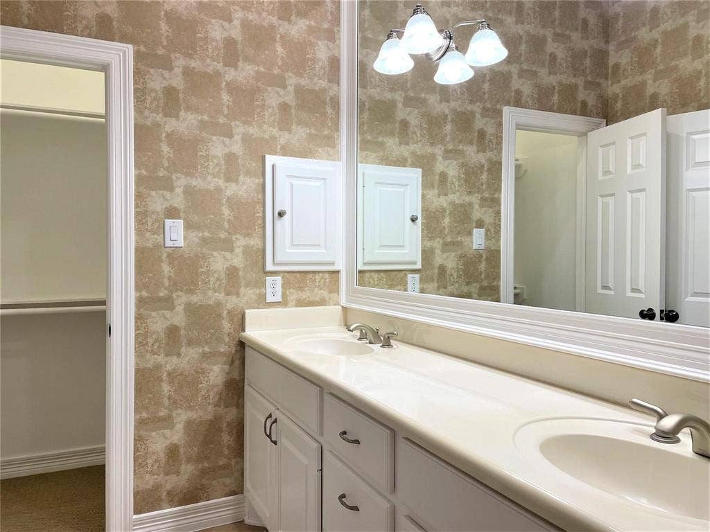 2480 Worthington Street, Dallas, TX 75204 2480 Worthington Street, Dallas, TX 75204
