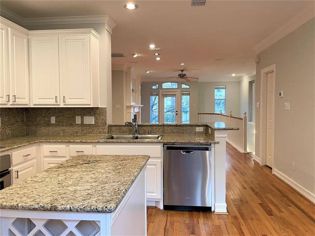 2480 Worthington Street, Dallas, TX 75204 2480 Worthington Street, Dallas, TX 75204