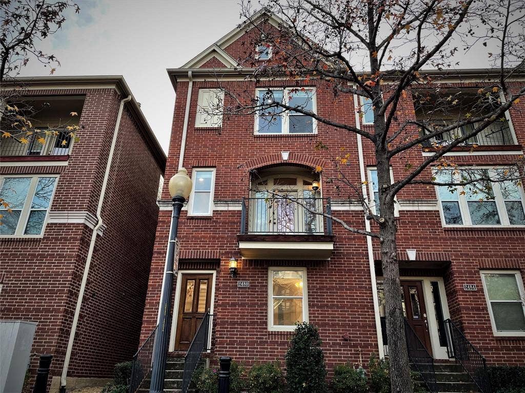 2480 Worthington Street, Dallas, TX 75204 2480 Worthington Street, Dallas, TX 75204
