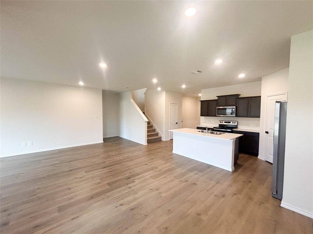 935 Keystone Court, Ferris, TX 75125 935 Keystone Court, Ferris, TX 75125