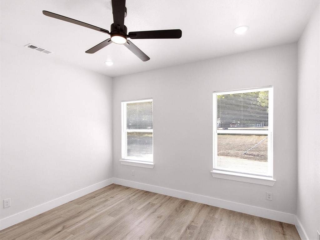 105 Oak Ridge Road, Mabank, TX 75156 Wood-finish flooring, recessed lighting, and a ceiling fan