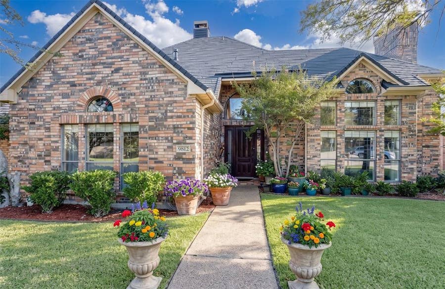 Property photo for 9812 Canyon Crest Circle, Irving, TX