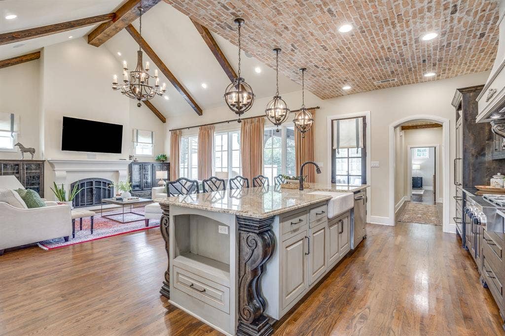 4525 Marbella Circle, Fort Worth, TX 76126