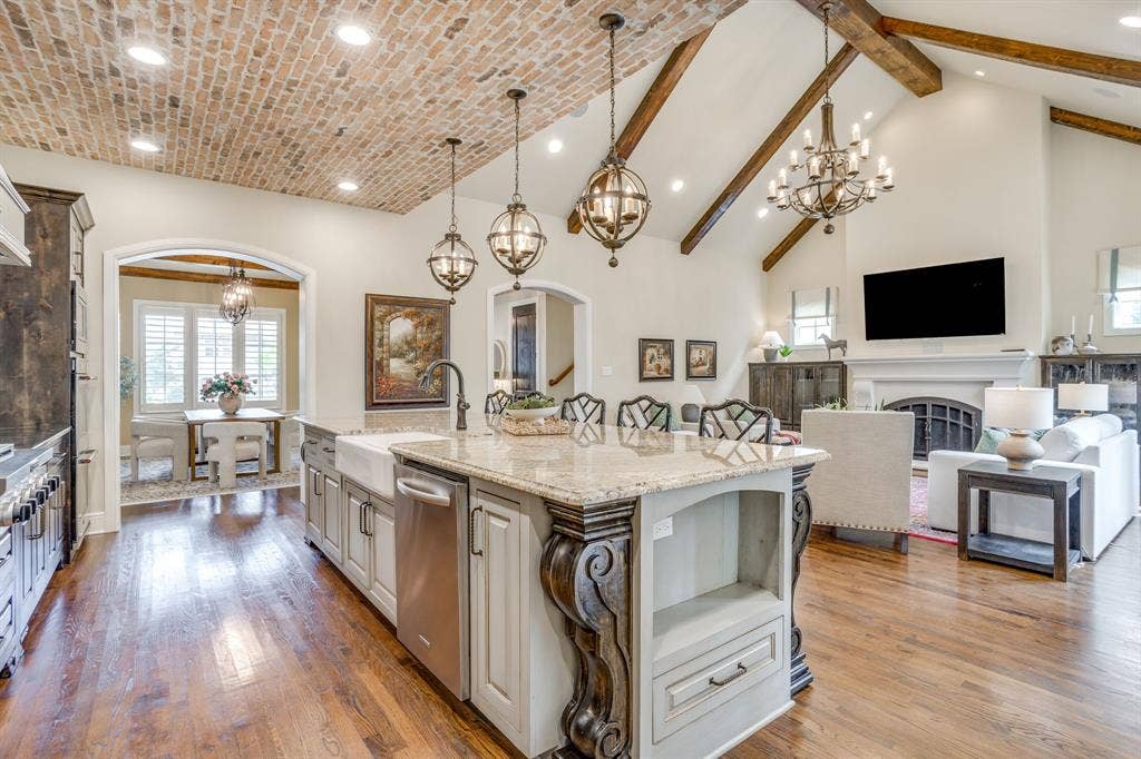 4525 Marbella Circle, Fort Worth, TX 76126