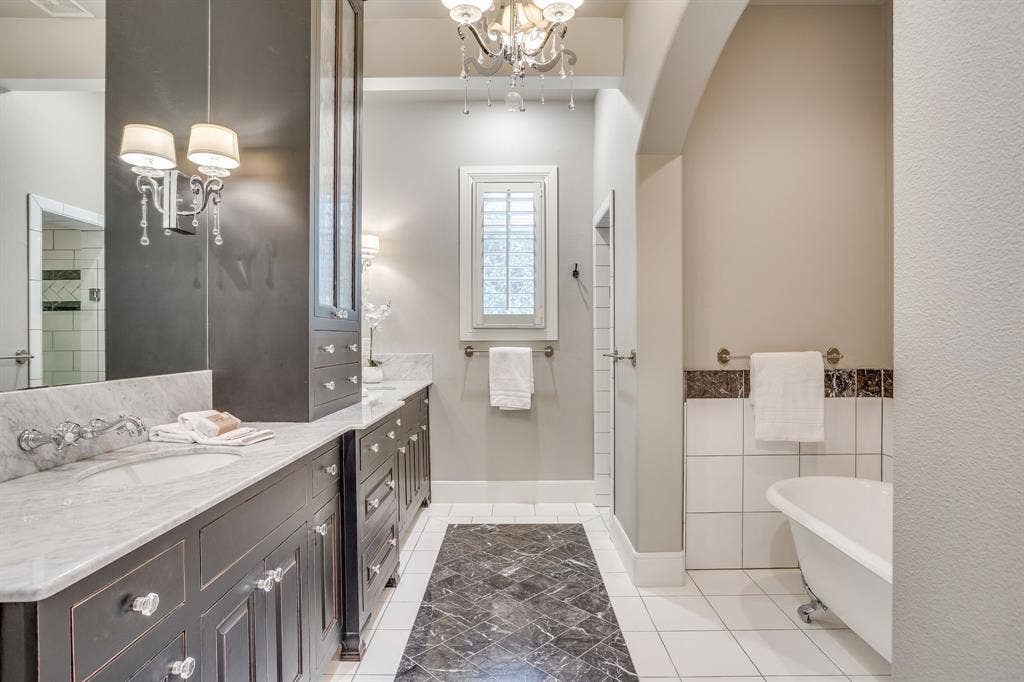 4525 Marbella Circle, Fort Worth, TX 76126