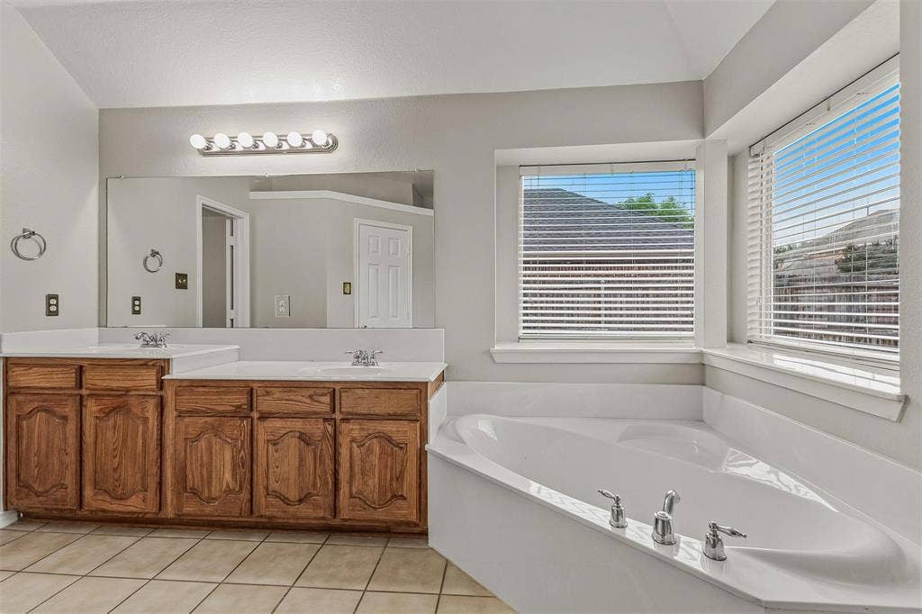 7413 Providence Drive, Rowlett, TX 75089 7413 Providence Drive, Rowlett, TX 75089