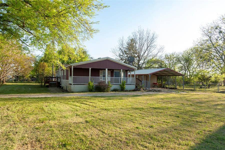 Property photo for 112 SE Front Street, Bailey, TX