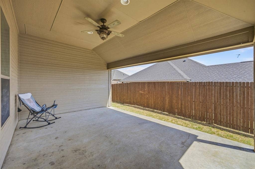 914 Winding Road, Granbury, TX 76049 914 Winding Road, Granbury, TX 76049