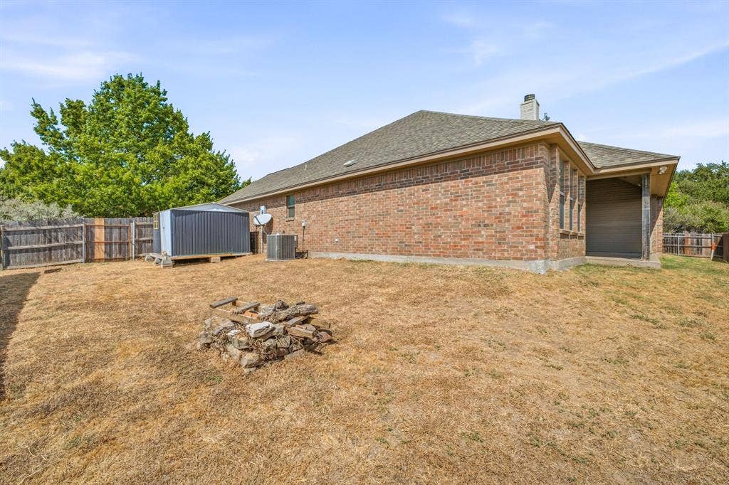 914 Winding Road, Granbury, TX 76049 914 Winding Road, Granbury, TX 76049