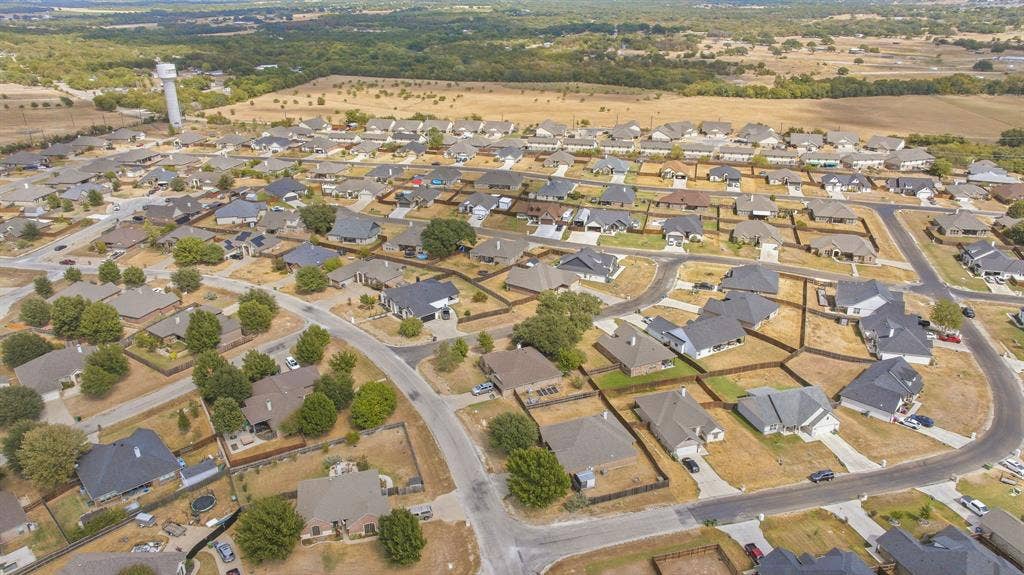 914 Winding Road, Granbury, TX 76049 914 Winding Road, Granbury, TX 76049
