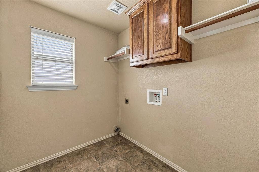 914 Winding Road, Granbury, TX 76049 914 Winding Road, Granbury, TX 76049