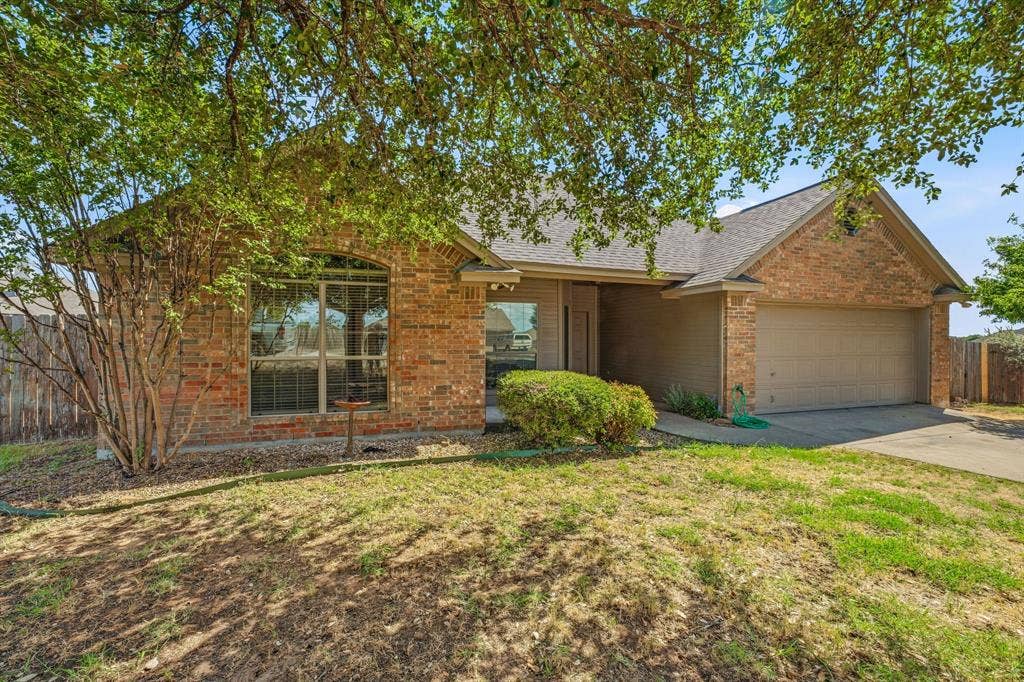 914 Winding Road, Granbury, TX 76049 914 Winding Road, Granbury, TX 76049