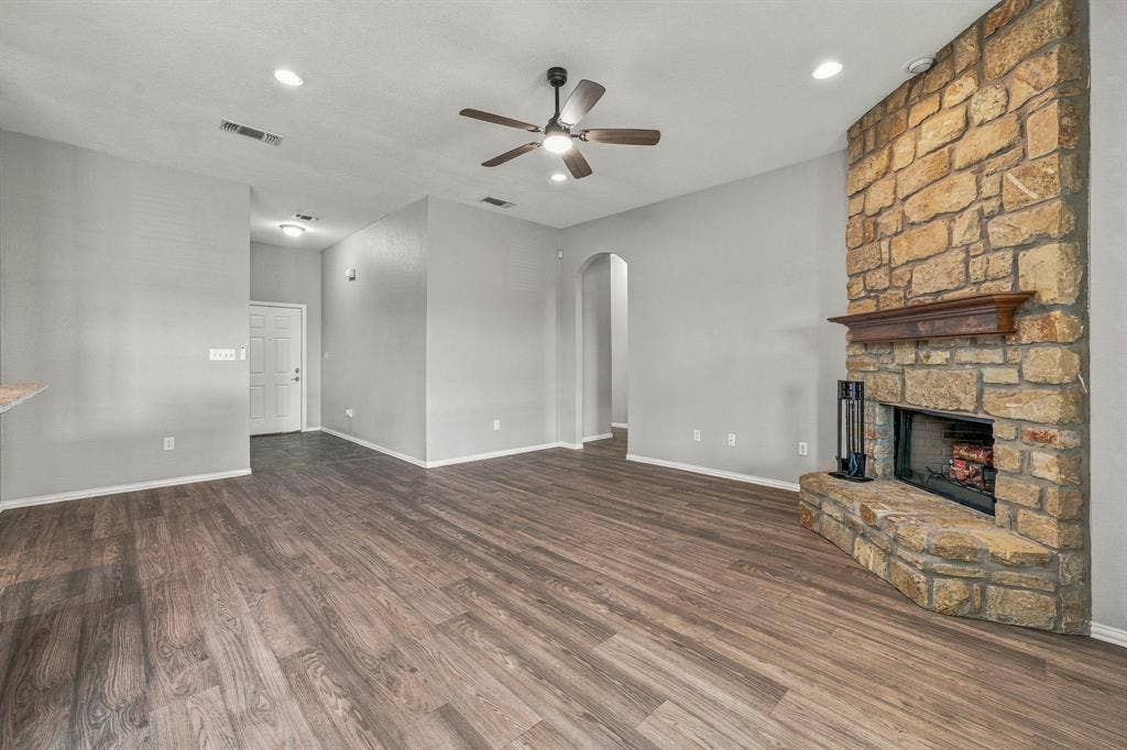 914 Winding Road, Granbury, TX 76049 914 Winding Road, Granbury, TX 76049