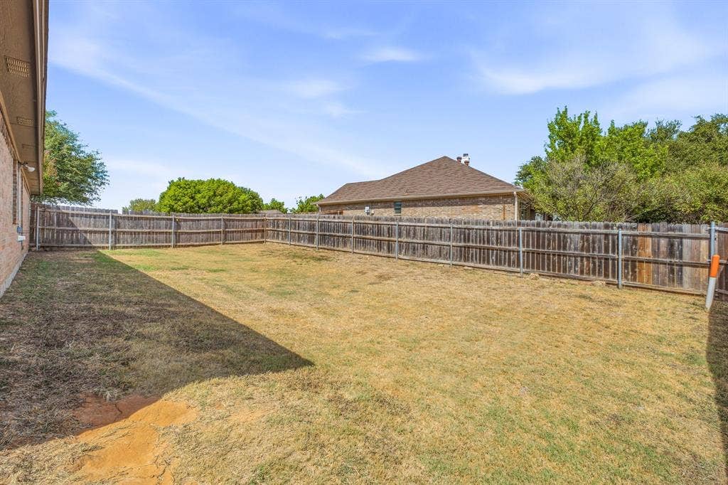 914 Winding Road, Granbury, TX 76049 914 Winding Road, Granbury, TX 76049