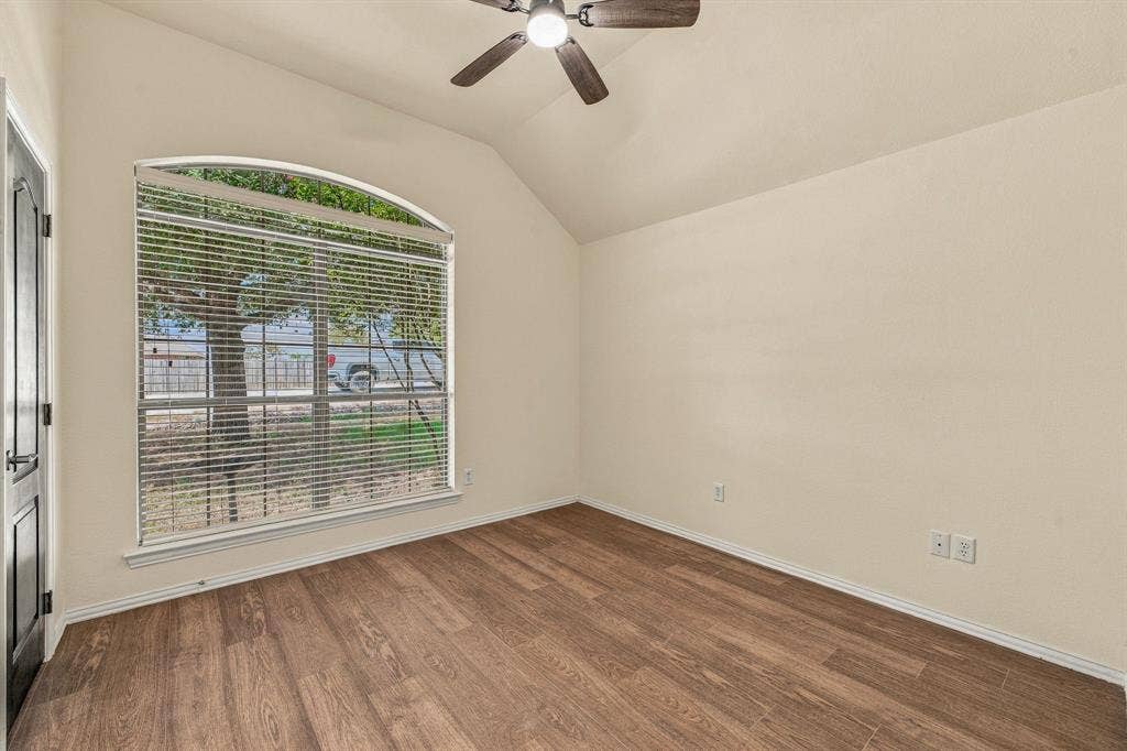 914 Winding Road, Granbury, TX 76049 914 Winding Road, Granbury, TX 76049