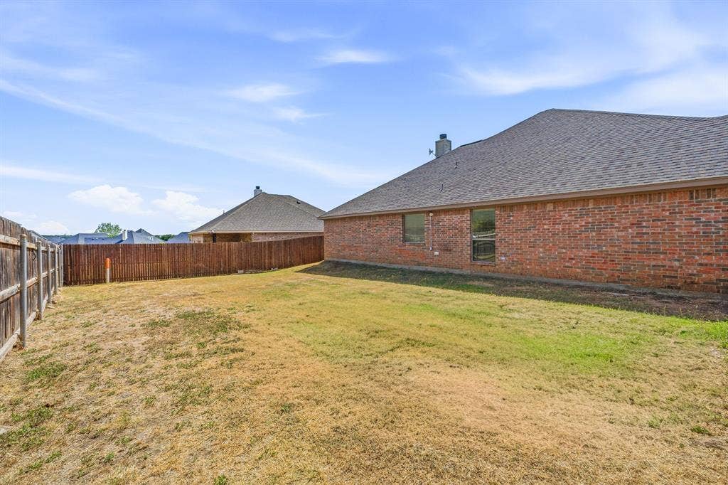 914 Winding Road, Granbury, TX 76049 914 Winding Road, Granbury, TX 76049
