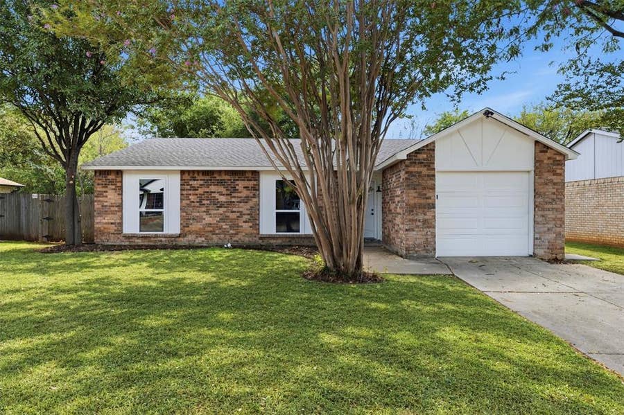 Property photo for 3817 Longmeadow Way, Fort Worth, TX