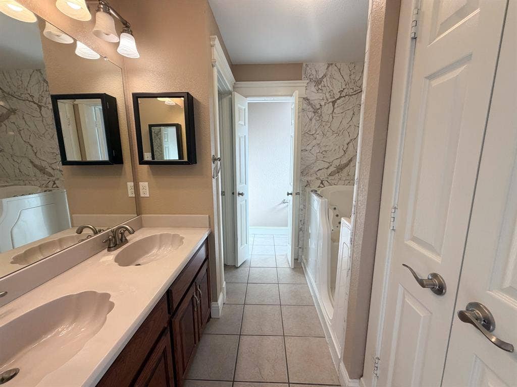 163 Highland Drive, Ennis, TX 75119 163 Highland Drive, Ennis, TX 75119