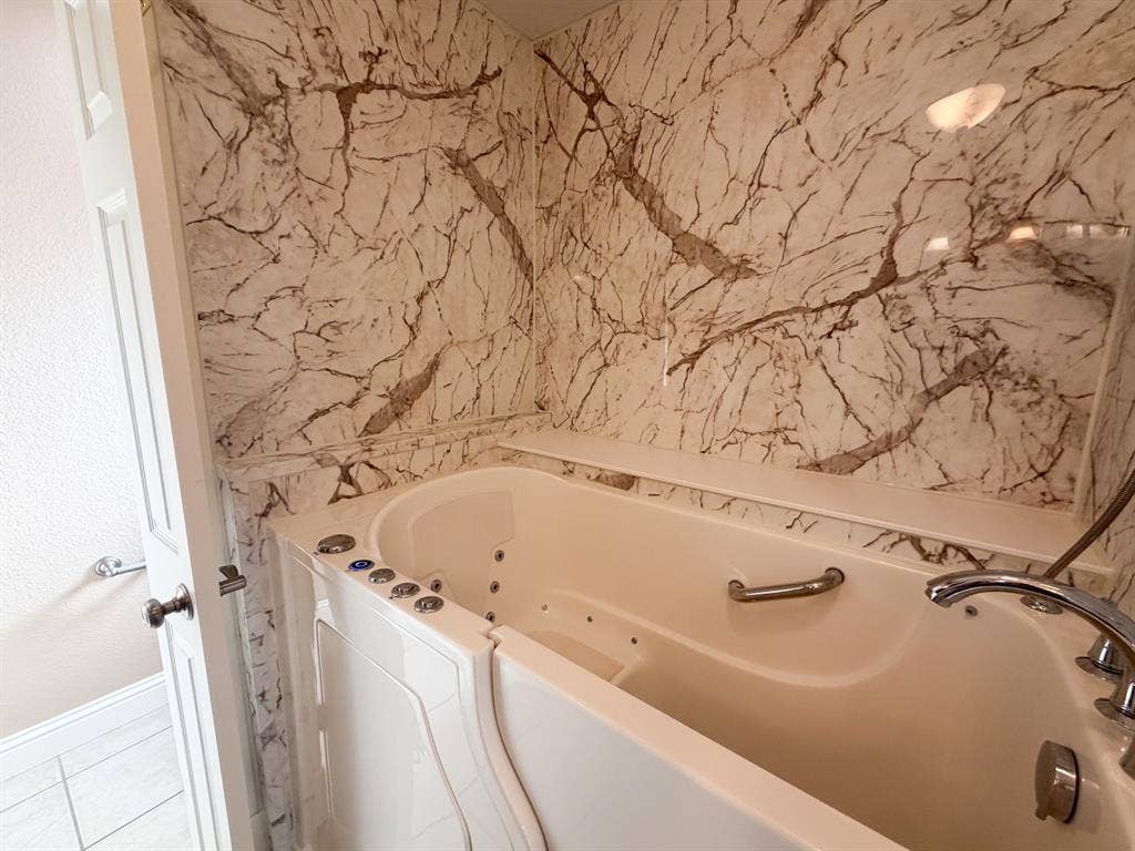 163 Highland Drive, Ennis, TX 75119 163 Highland Drive, Ennis, TX 75119
