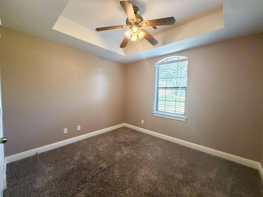 163 Highland Drive, Ennis, TX 75119 163 Highland Drive, Ennis, TX 75119