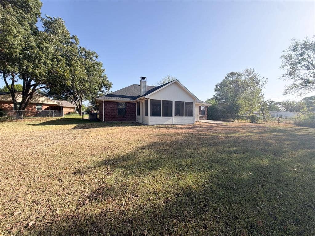 163 Highland Drive, Ennis, TX 75119 163 Highland Drive, Ennis, TX 75119