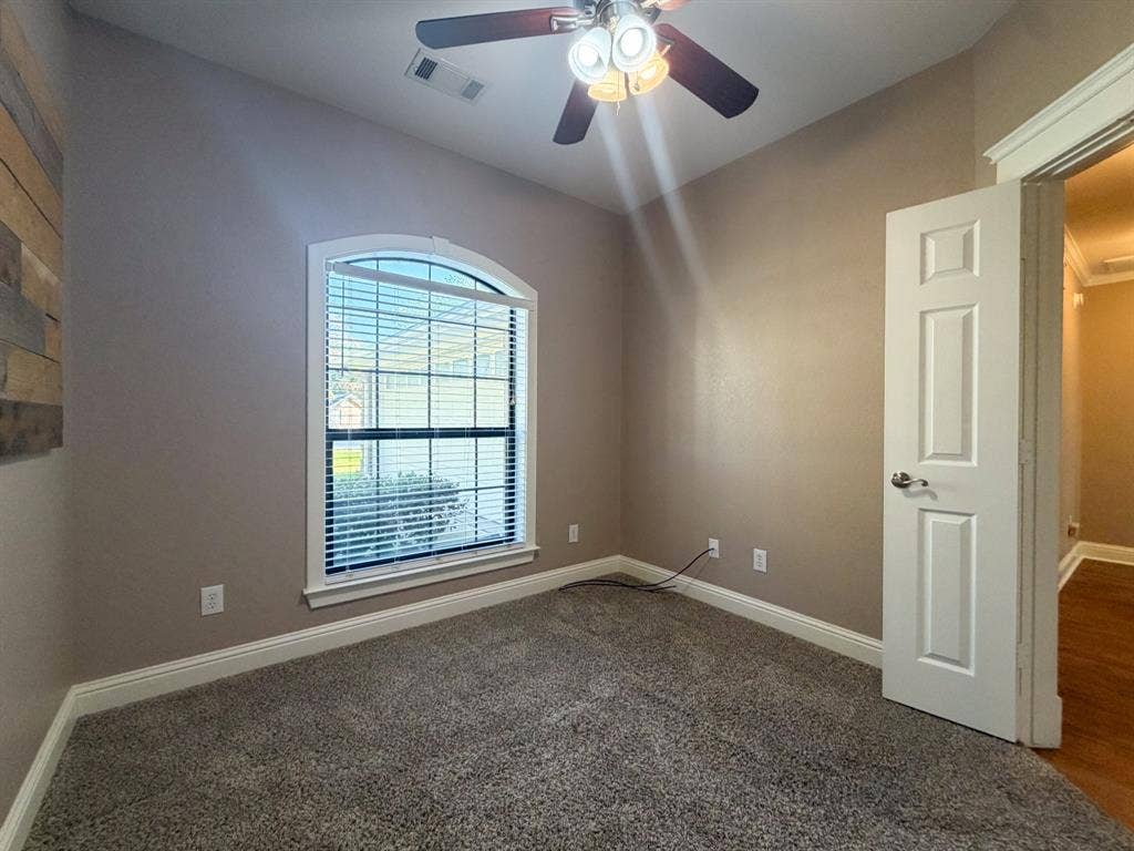 163 Highland Drive, Ennis, TX 75119 163 Highland Drive, Ennis, TX 75119