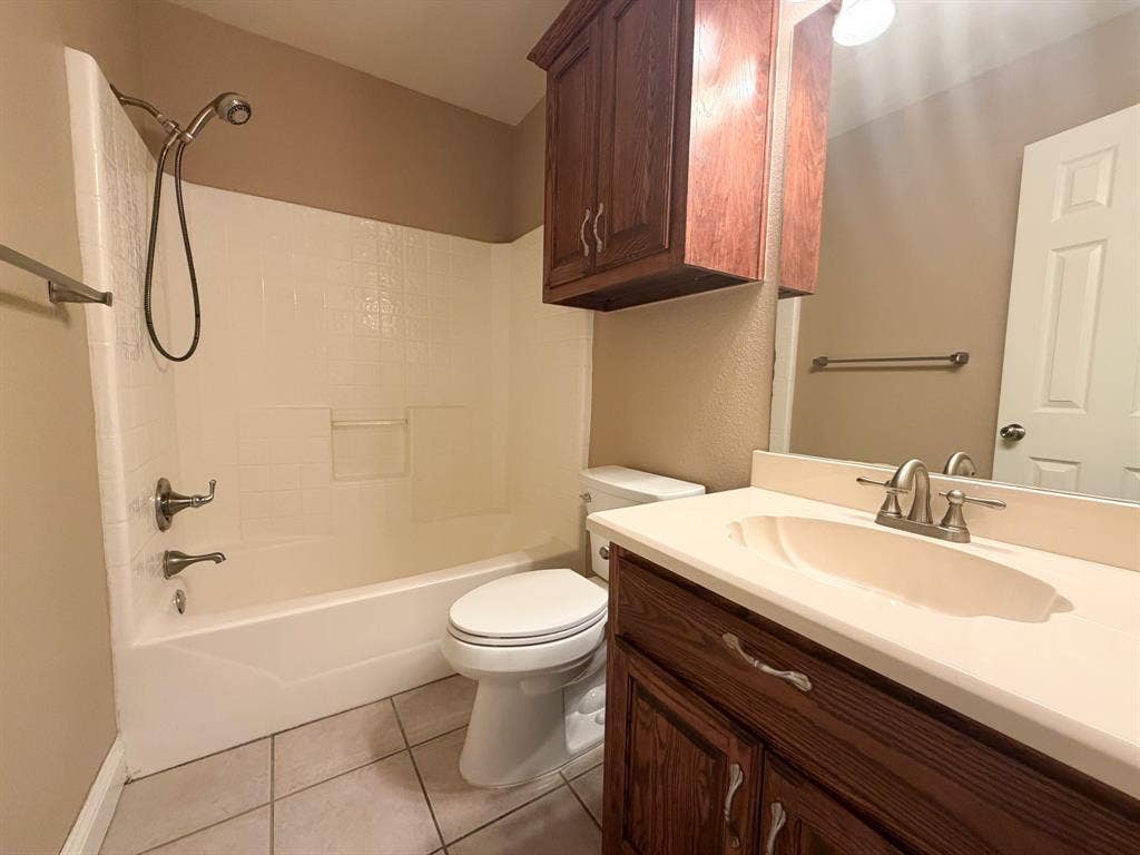 163 Highland Drive, Ennis, TX 75119 163 Highland Drive, Ennis, TX 75119
