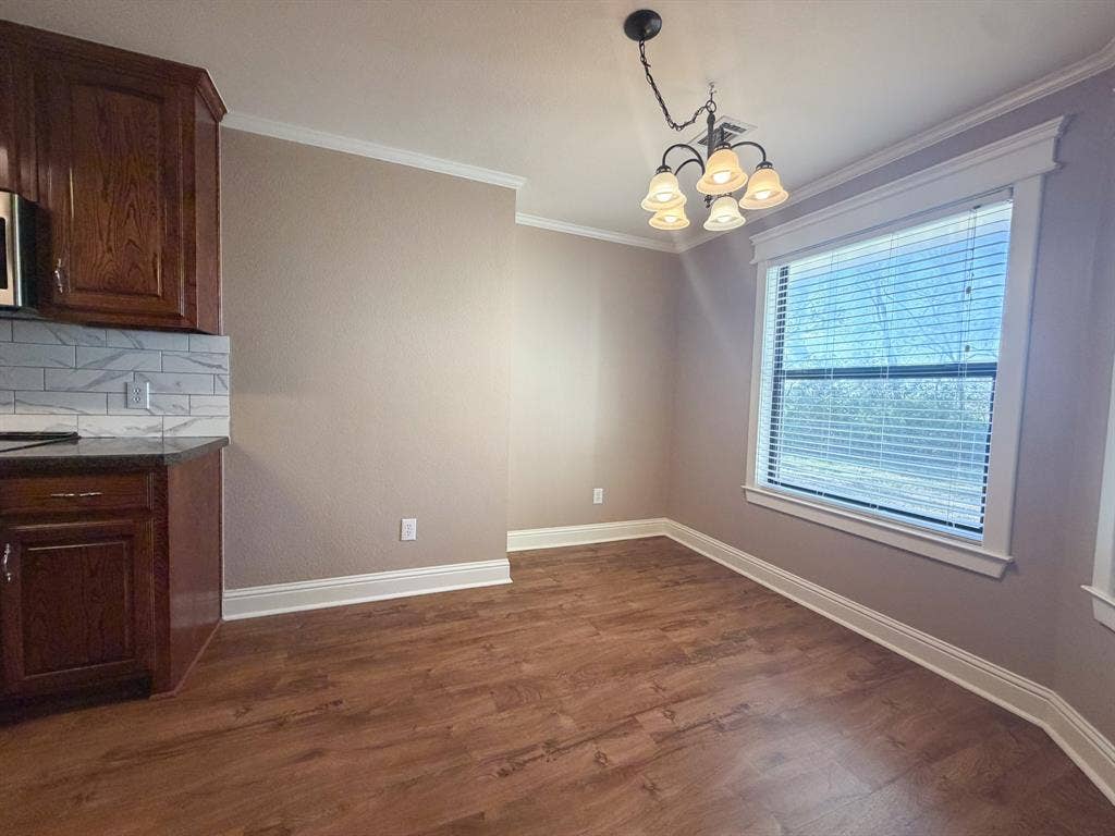 163 Highland Drive, Ennis, TX 75119 163 Highland Drive, Ennis, TX 75119