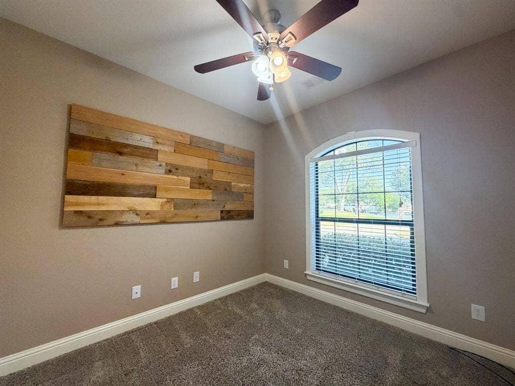163 Highland Drive, Ennis, TX 75119 163 Highland Drive, Ennis, TX 75119