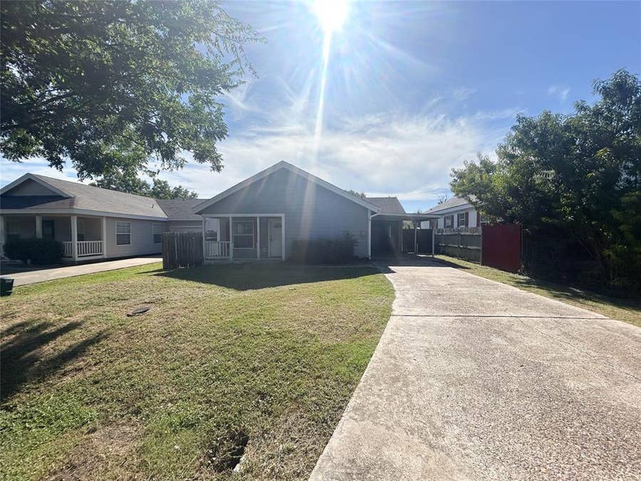 Property photo for 111 5 Points Road, Waxahachie, TX