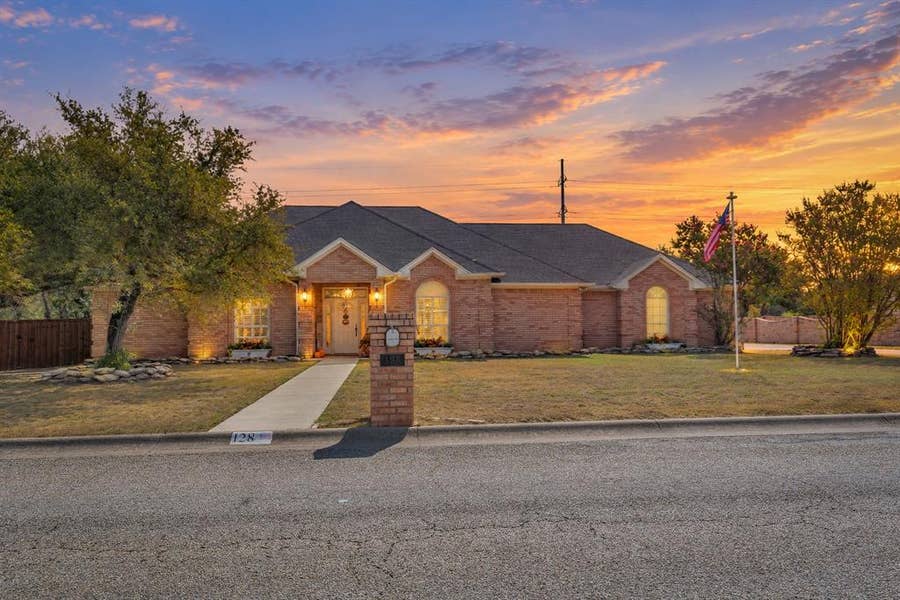 Property photo for 128 Lakeside Oaks Circle, Lakeside, TX