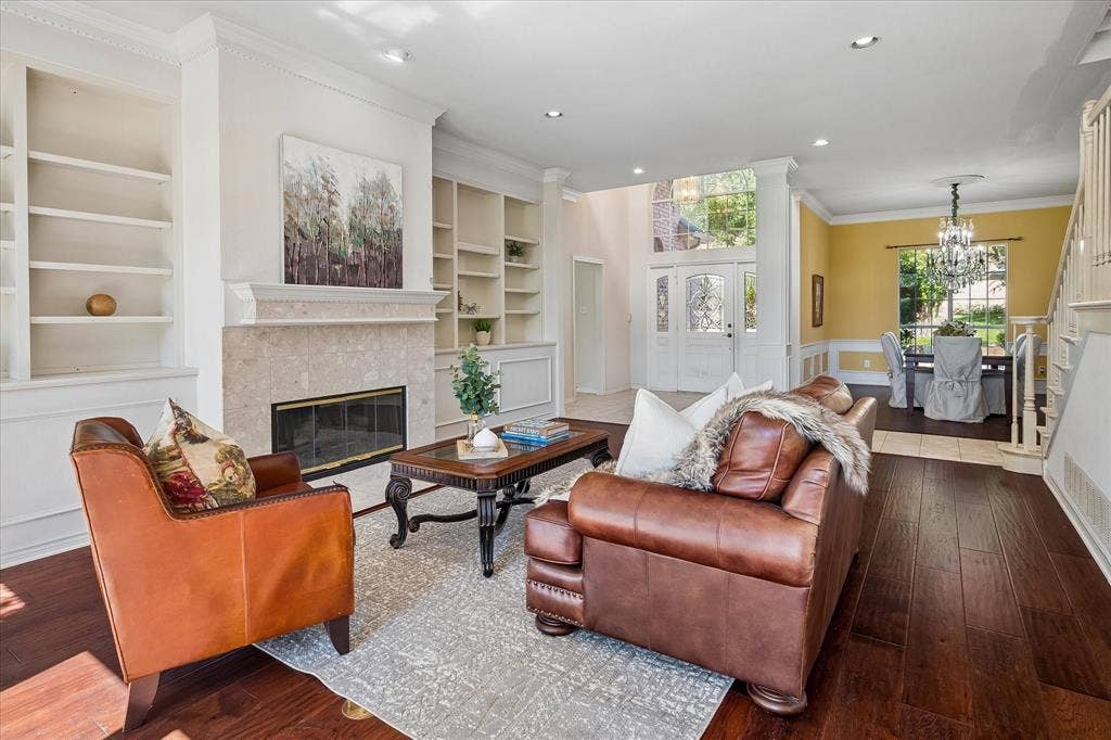 2204 Creekside Circle S, Irving, TX 75063 Open floor plan is filled with light from floor to ceiling windows!