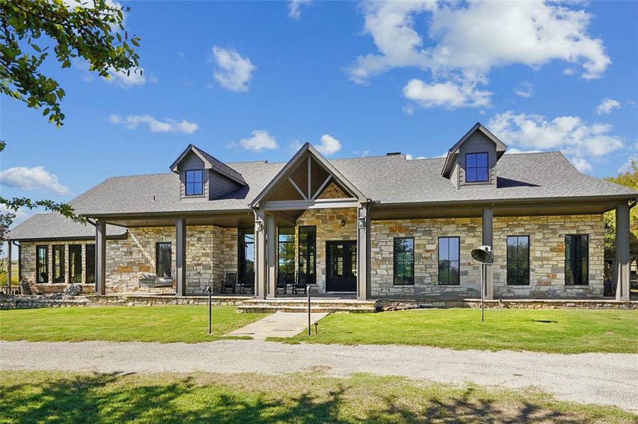 Property photo for 934 Private Road 4011, Decatur, TX