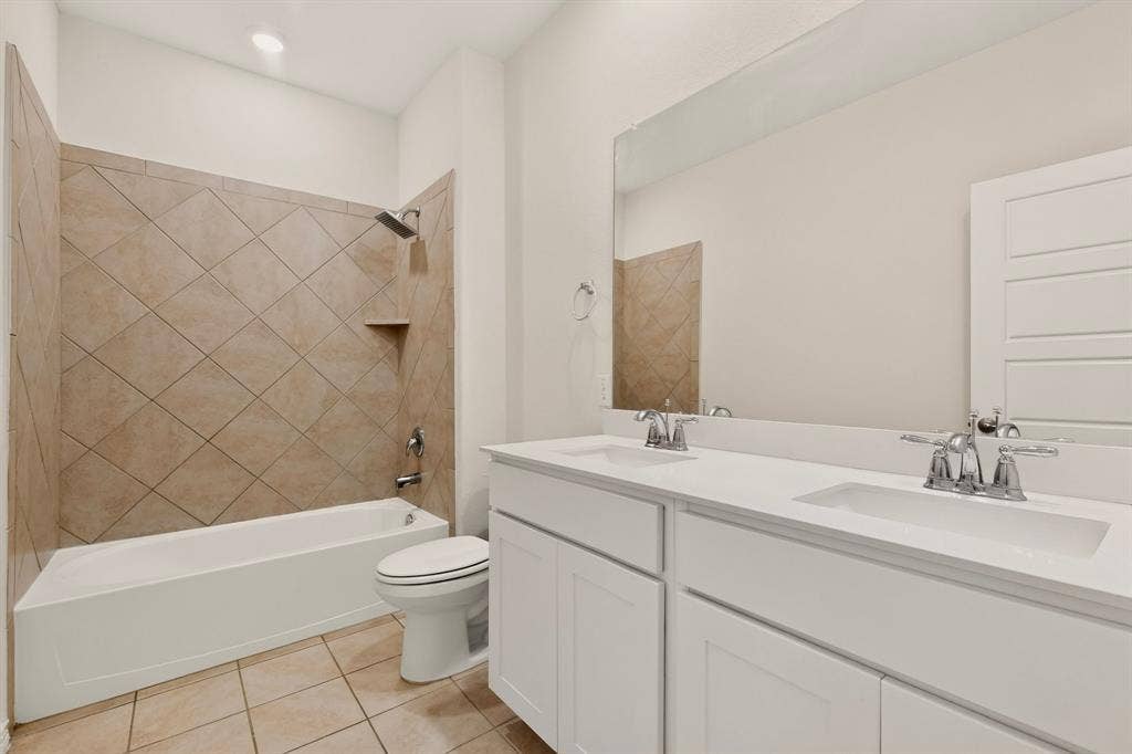 1601 Princeton Drive, Celina, TX 75009 3 Bathroom upstairs