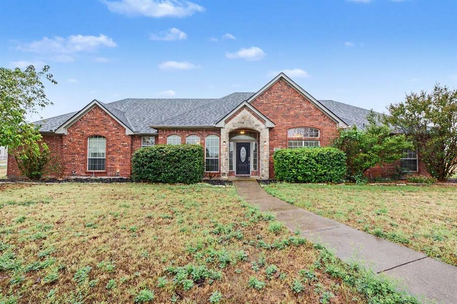 Property photo for 5840 Deerfield Lane, Midlothian, TX
