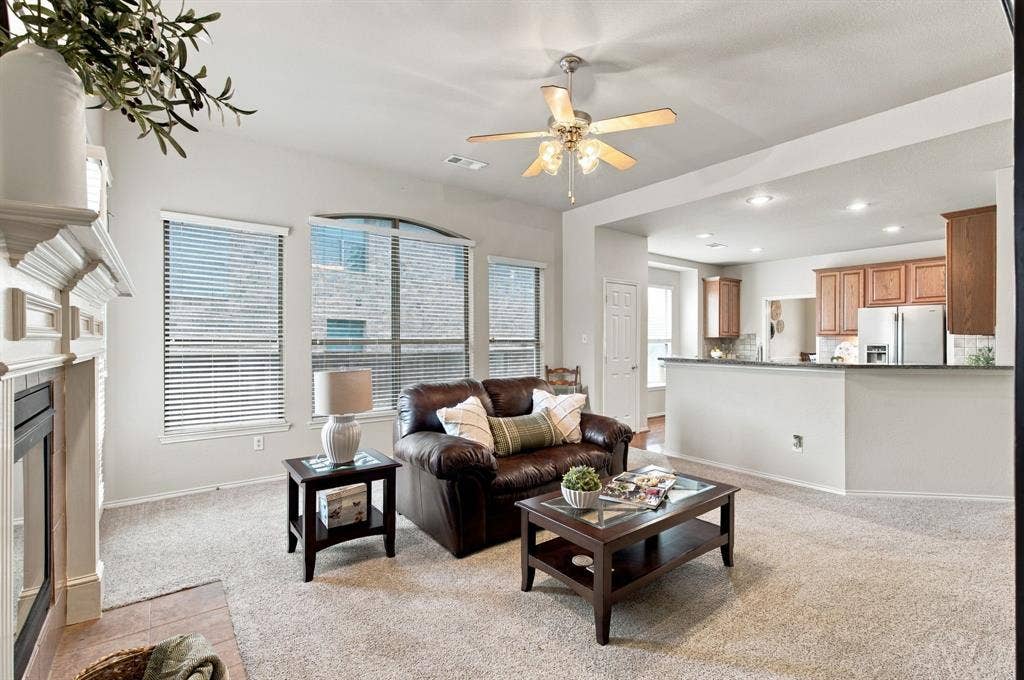 4220 Boxwood Drive, Denton, TX 76208 Open Living room with bar top to kitchen