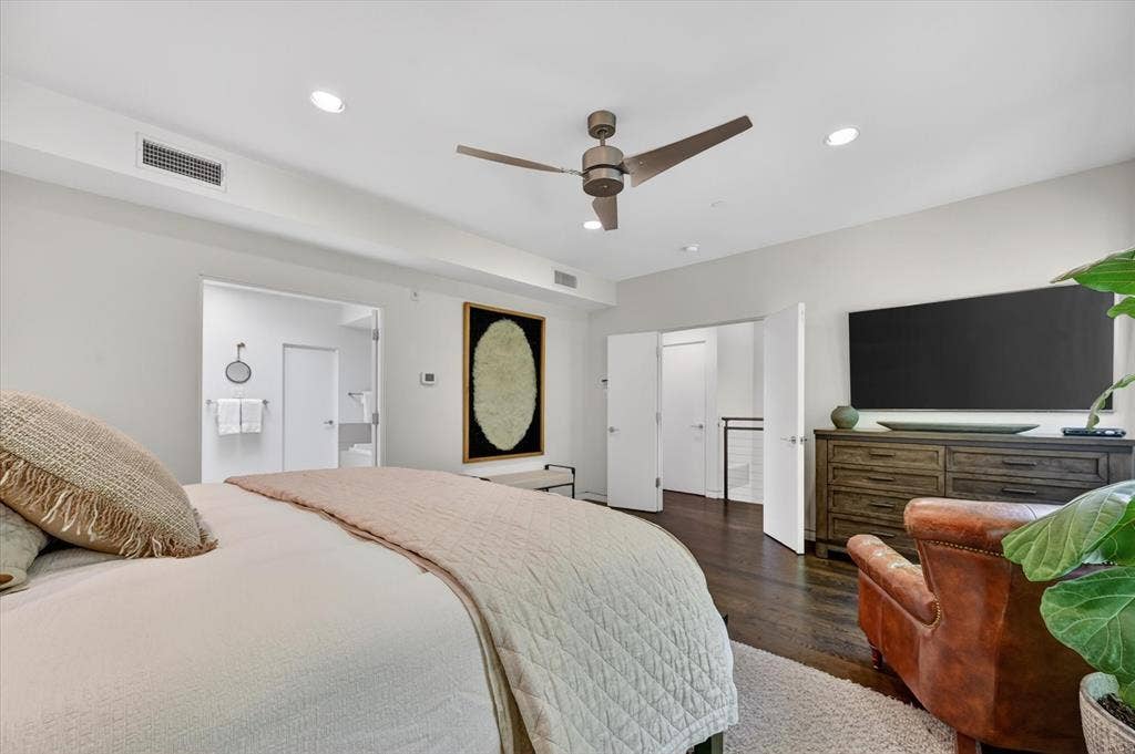 4230 Travis Street, #4, Dallas, TX 75205 4230 Travis Street, #4, Dallas, TX 75205