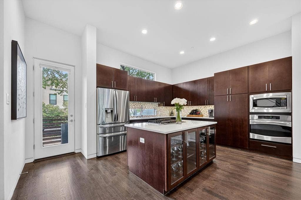 4230 Travis Street, #4, Dallas, TX 75205 4230 Travis Street, #4, Dallas, TX 75205