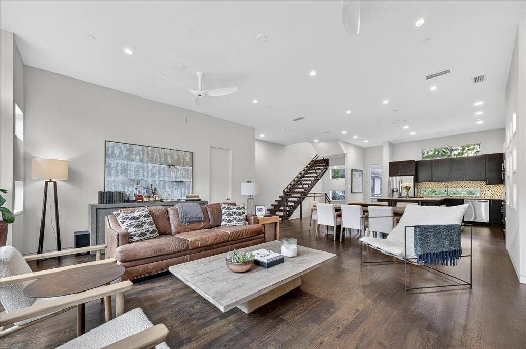 4230 Travis Street, #4, Dallas, TX 75205 4230 Travis Street, #4, Dallas, TX 75205