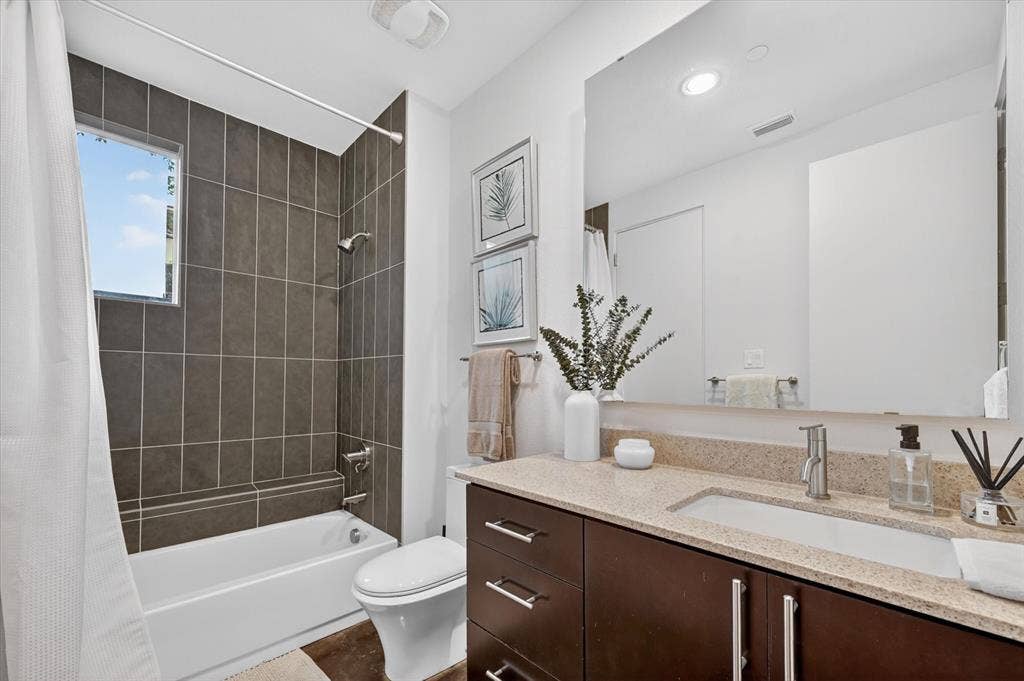 4230 Travis Street, #4, Dallas, TX 75205 4230 Travis Street, #4, Dallas, TX 75205