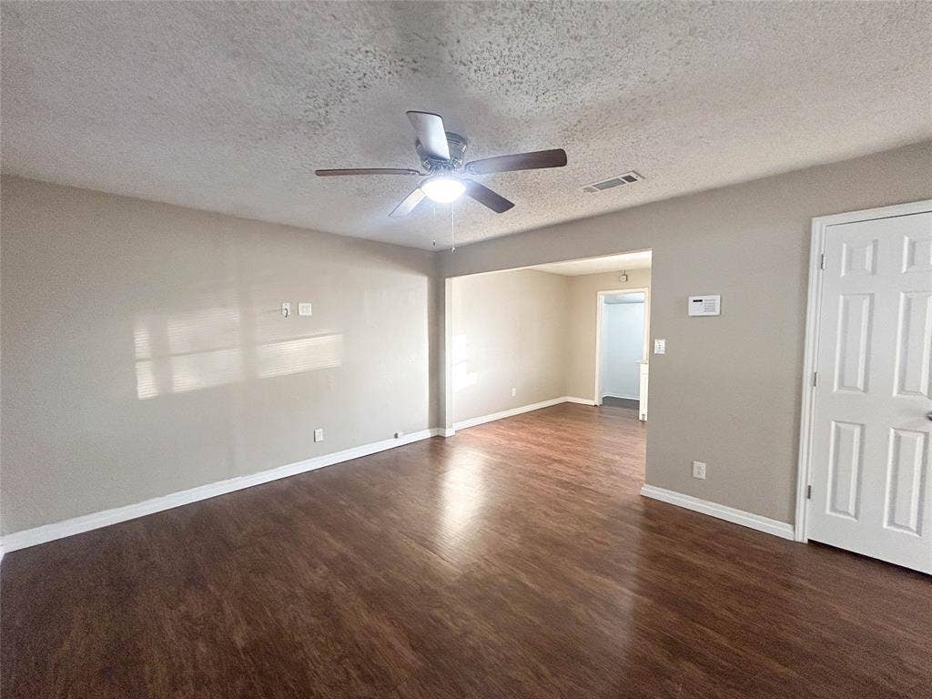 1312 N Shawnee Street, Ennis, TX 75119 1312 N Shawnee Street, Ennis, TX 75119