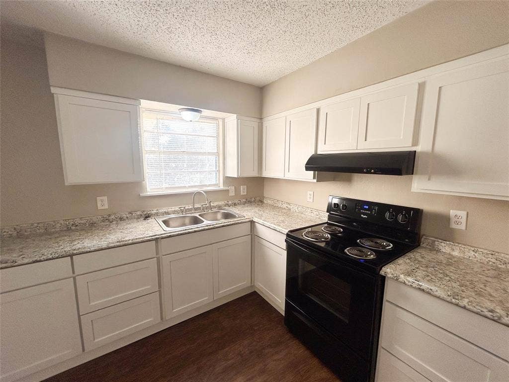 1312 N Shawnee Street, Ennis, TX 75119 1312 N Shawnee Street, Ennis, TX 75119