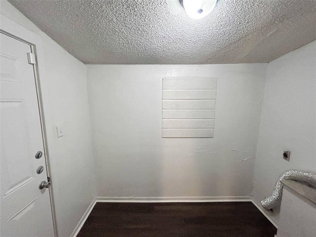 1312 N Shawnee Street, Ennis, TX 75119 1312 N Shawnee Street, Ennis, TX 75119